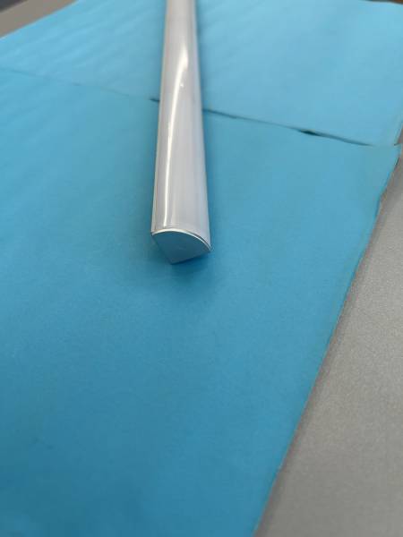 Aluprofil 45 ° inkl. vollflächiger Abdeckung, #1172